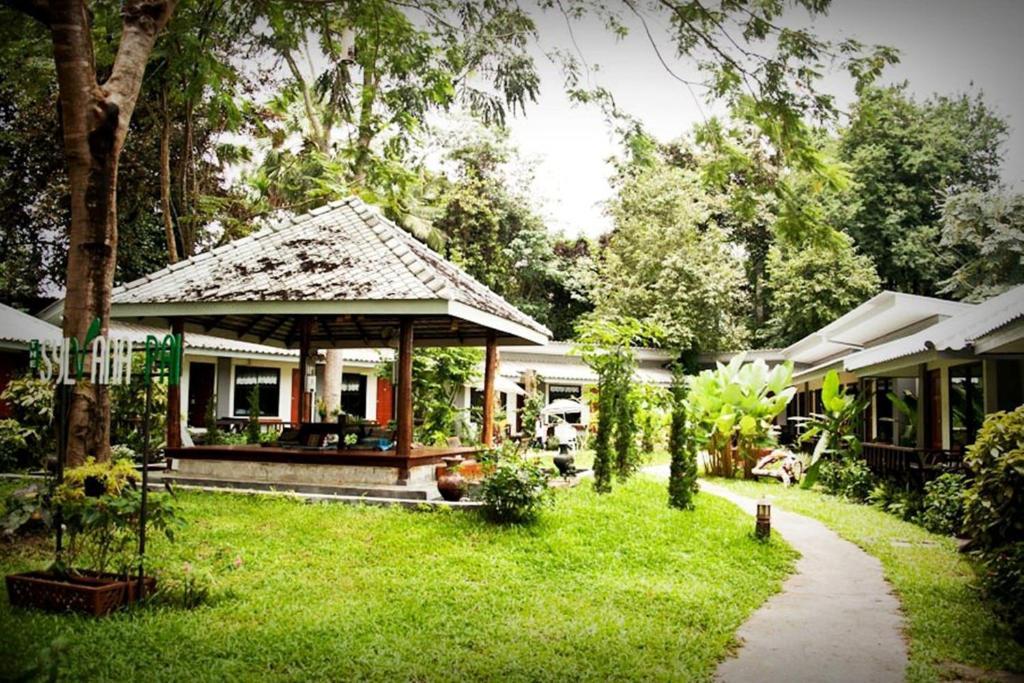 The Sylvana Pai Luaran gambar