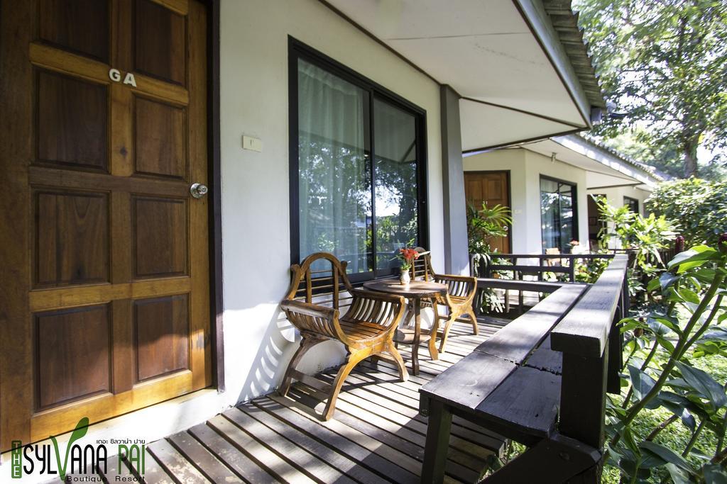 The Sylvana Pai Luaran gambar